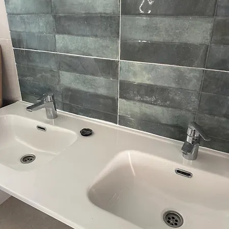Apartment Renovated Penthouse With Terrace Next To The Metro *